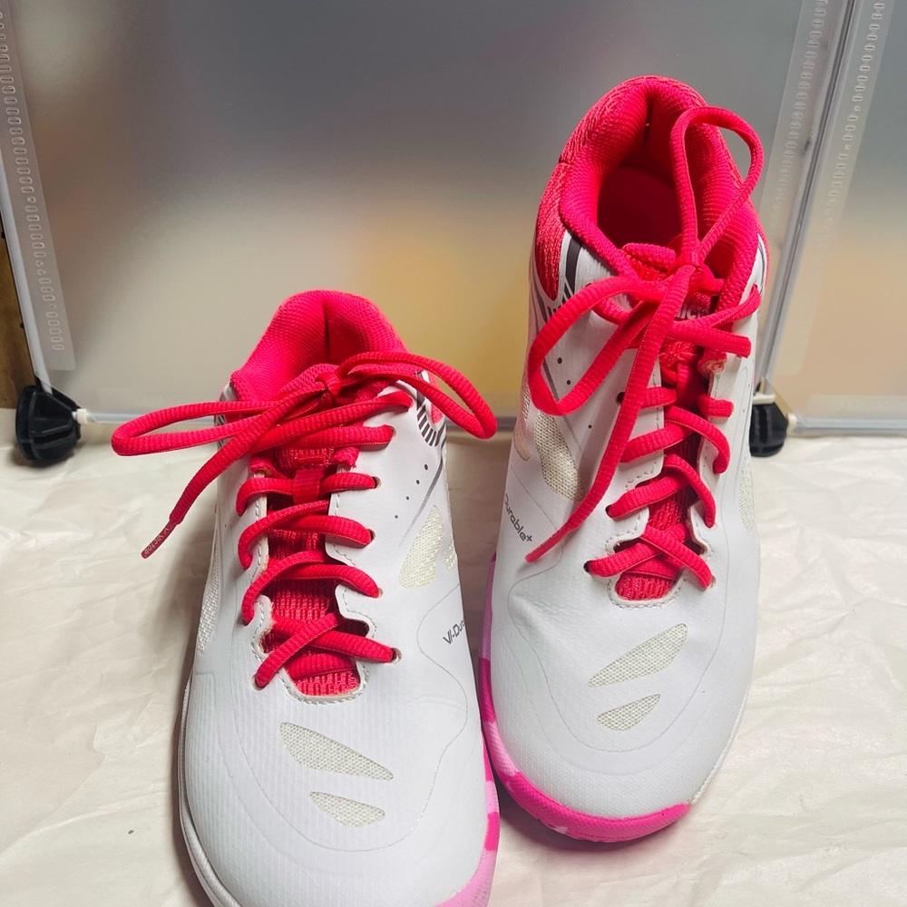 Victor Women Badminton Shoes A009F US 8